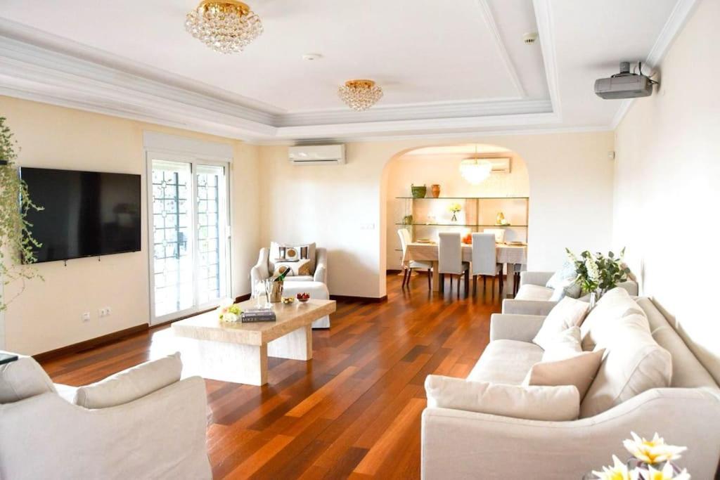 Spectacular In Villa *