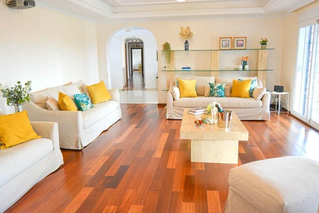 Spectacular In Villa