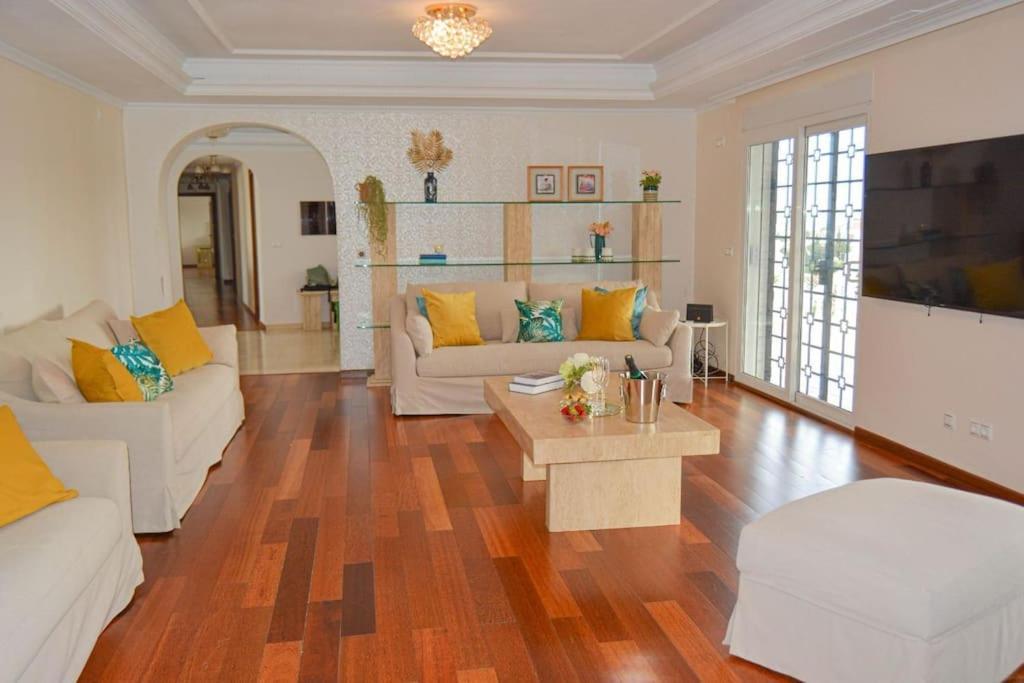 Villa Spectacular In Benalmadena